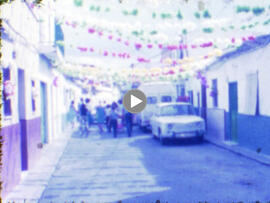 Calles del barrio de La Bachillera decoradas para la celebración de la Velá. 1983. Sevilla, España.