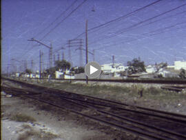 Antiguas vías del tren de la calle Torneo junto al barrio de la Bachillera. Hacia 1987. Sevilla (España.).
