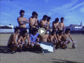 Partido de fútbol entre la Sociedad Deportiva Estrella Bachillera y La Oliva, en el Día de Andalucía. 1985-1989.  Campo de fútbol de La Bachillera (Sevilla, España)
