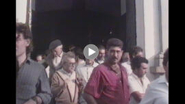 Huelga general en Los Corrales. 1988-06-28. Salida del encierro en la Iglesia. Protesta por la condena por sedición a Rafael Montes Velasco. Los Corrales (Sevilla, España)