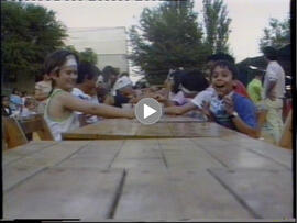 Chocolatada durante la velá de San Diego. 1991. Sevilla (España).