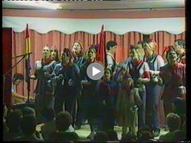 Presentación de la comparsa Libertarias en la celebración del Dia Internacional de la Mujer. 1998. Morón de la Frontera (Sevilla, España)